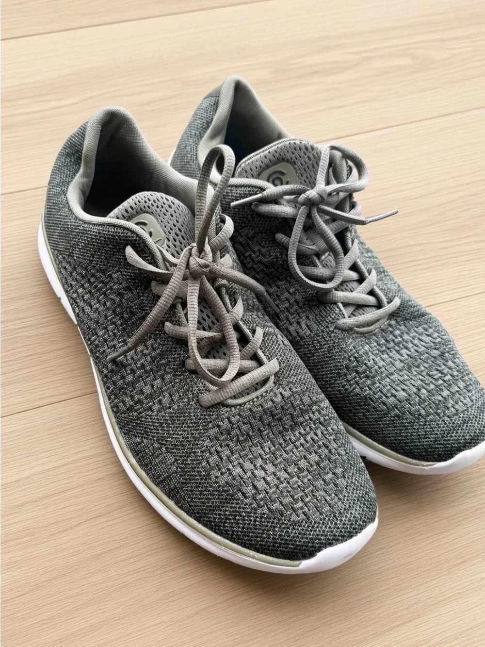 Champion Men’s Size 11 Gray Knit Athletic Running